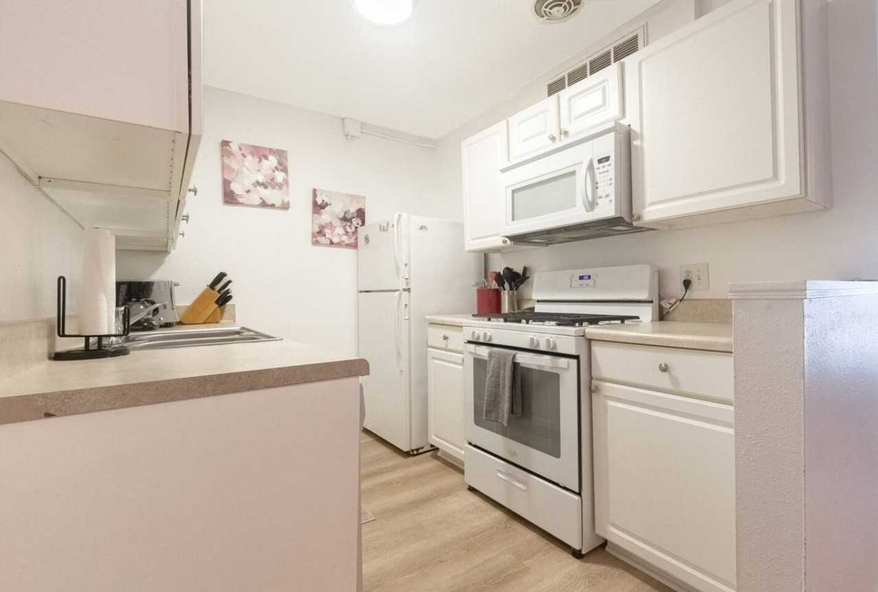 1700 Sw 16th Ct #1359106P - Photo 6 of 10