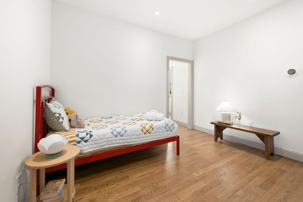 501 Nw B St #1303242P - Photo 3 of 38