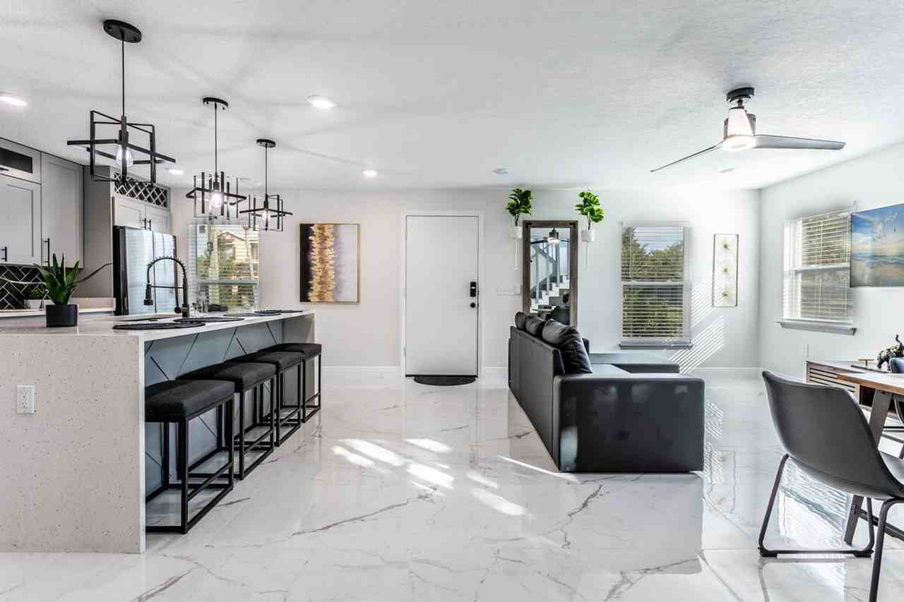 1401 E Muriel St #1386577P - Photo 2 of 33