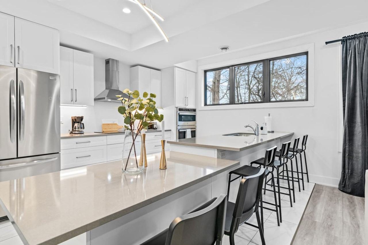 585 Queens Ave #1388888P - Photo 2 of 50