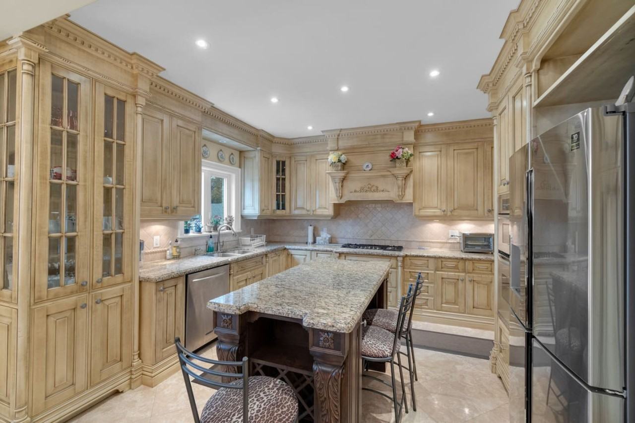 1209 Glencairn Ave #1403756P - Photo 3 of 28