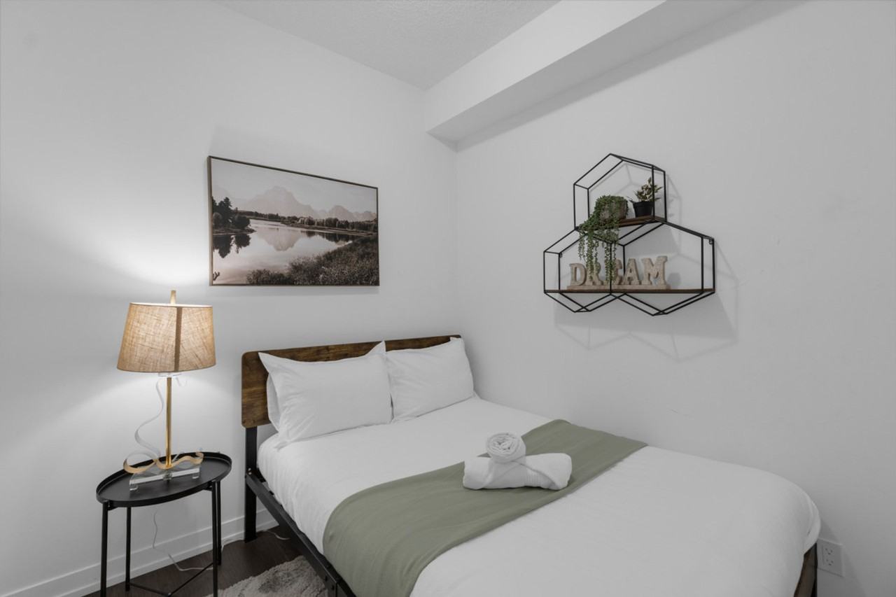 98 Lillian St #1403764P - Photo 4 of 31