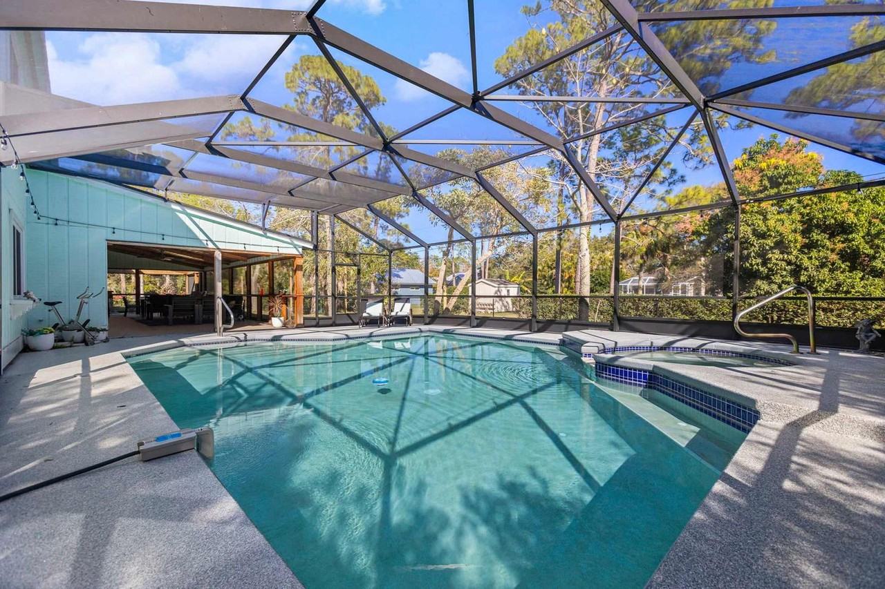 366 34th Ct Sw #1460466P - Photo 4 of 50