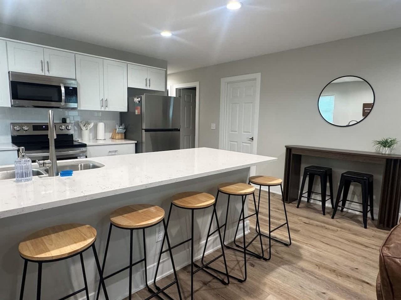 1249 Kinsmoor Avenue - Photo 4 of 21