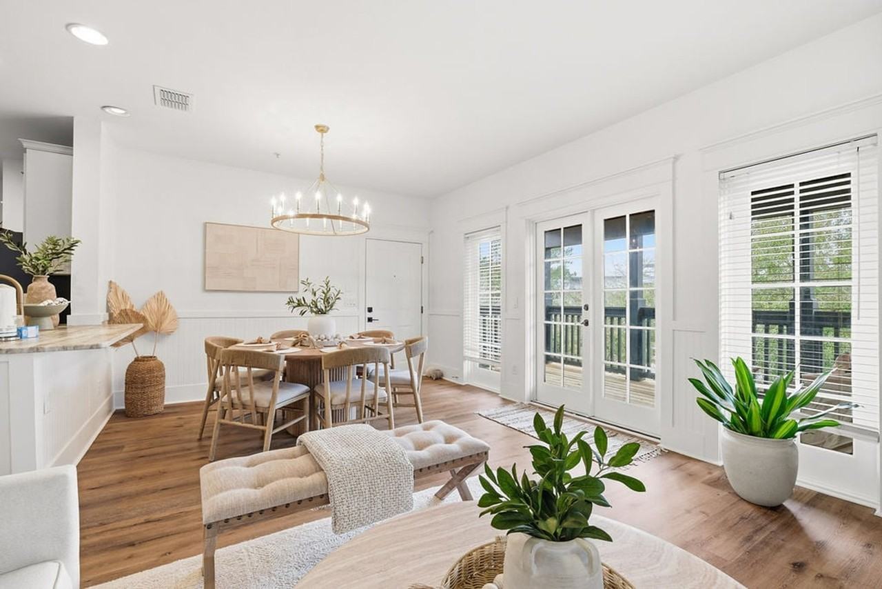 122 Georgetown Ave #1447164P - Photo 3 of 50