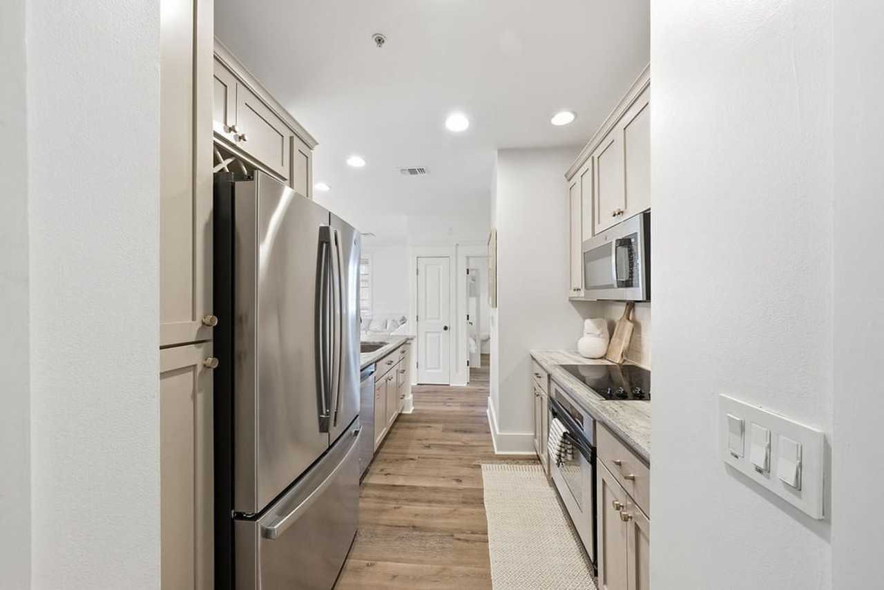 122 Georgetown Ave #1447164P - Photo 6 of 50