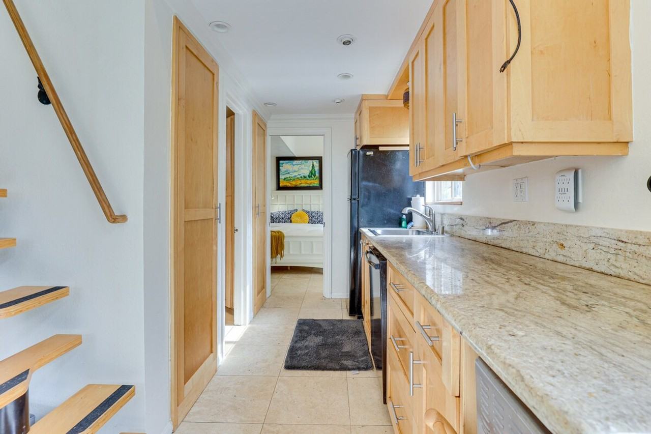 466 Chestnut Ave #1308404P - Photo 6 of 24