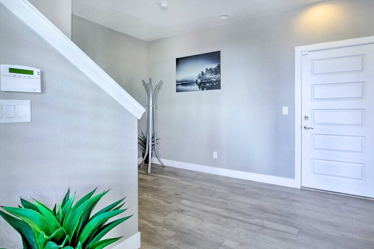 4260 E Warren Ave #1385606P - Photo 6 of 26