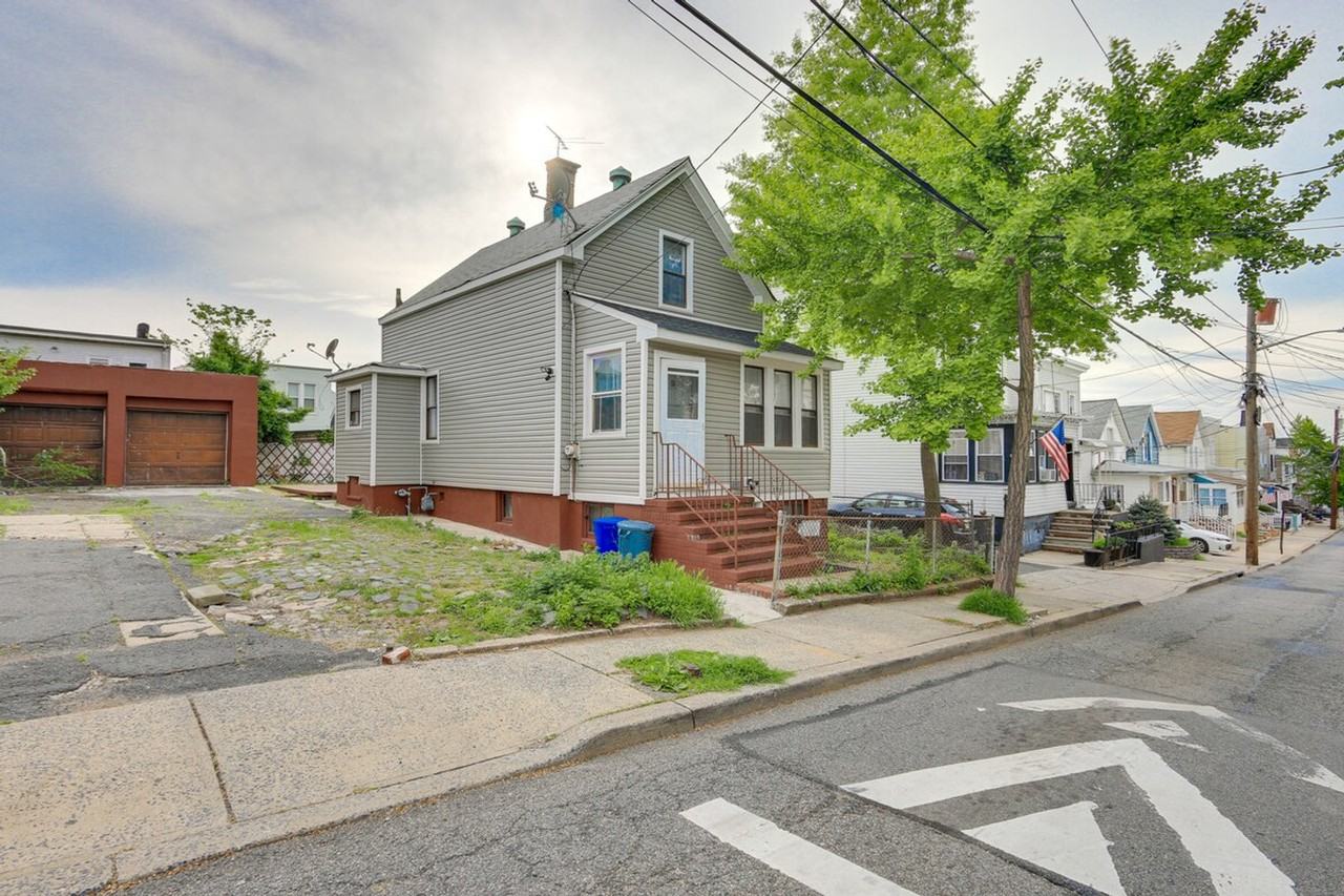 301 Lembeck Ave #1300423P - Photo 7 of 24