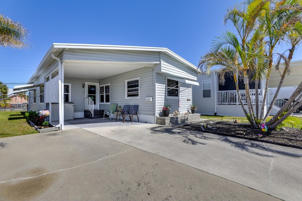 670 N Green Cir #1385620P - Photo 6 of 38