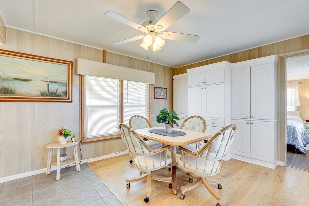 670 N Green Cir #1385620P - Photo 7 of 38