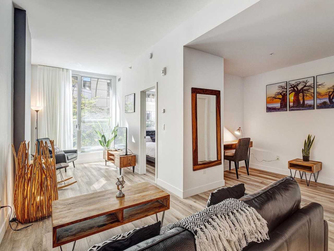 2061 Rue Stanley #1294644P - Photo 5 of 19