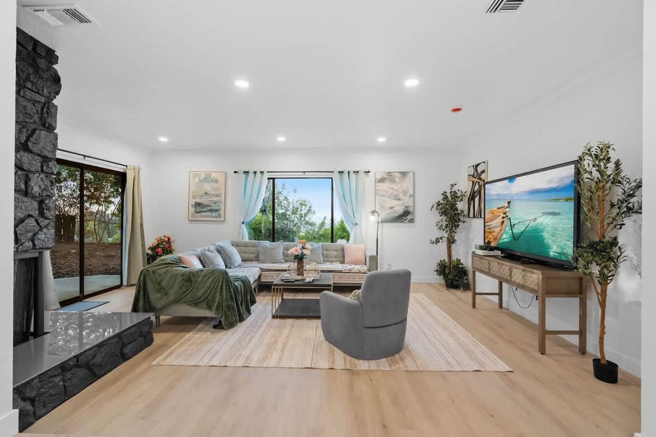 5048 Bluff Place - Photo 2 of 50