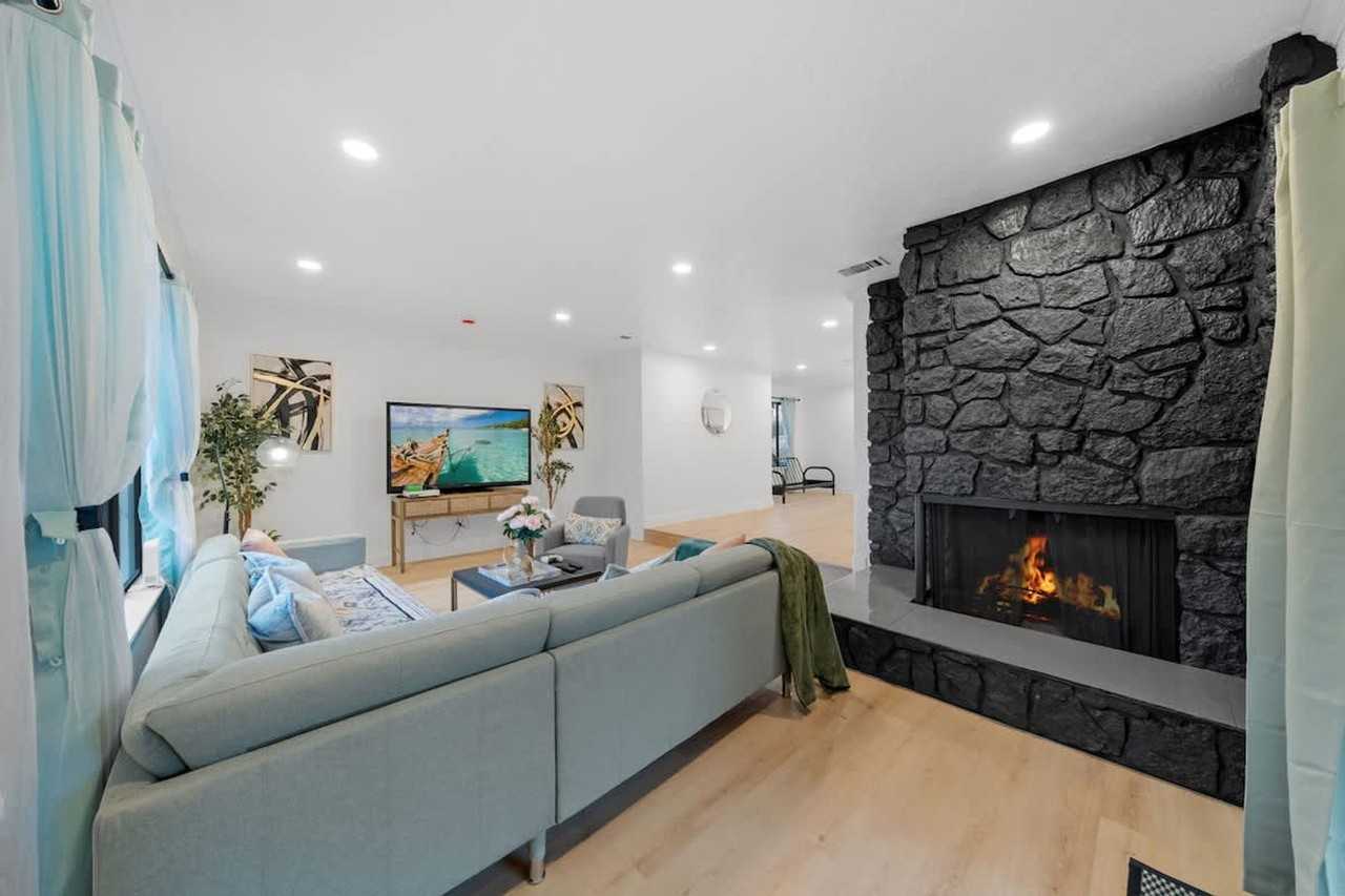 5048 Bluff Place - Photo 7 of 50