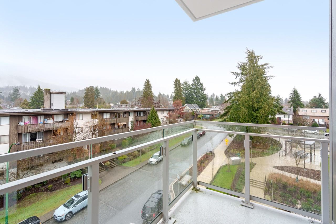 245 16th St E #1467230P - Photo 5 of 32