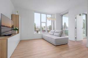 featured image of 245 16th St E