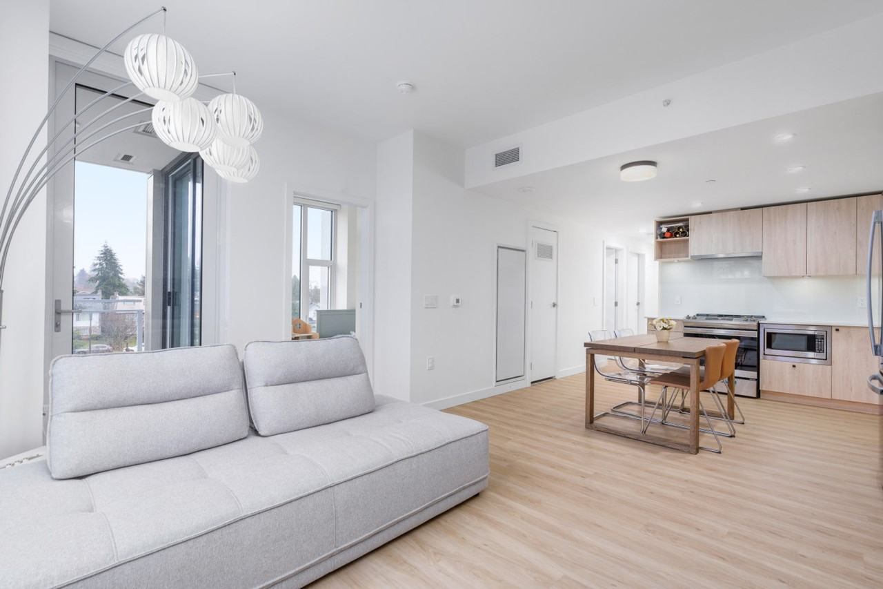 245 16th St E #1467230P - Photo 7 of 32