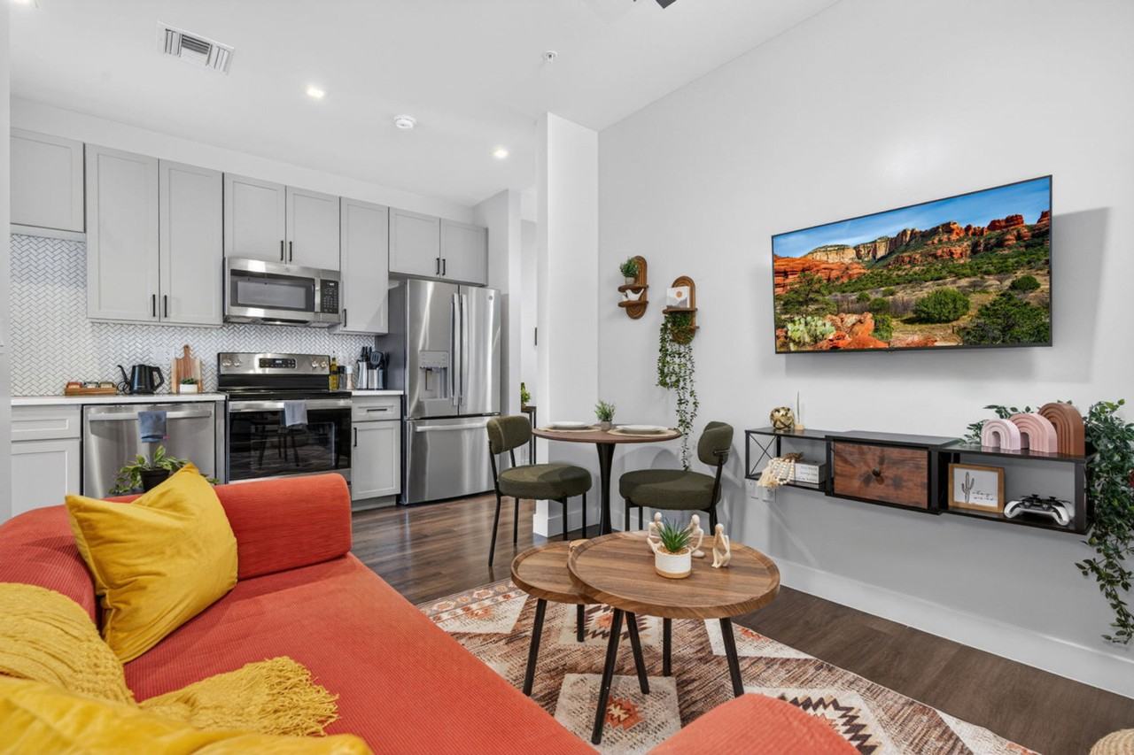 4225 N 32nd St #1468028P - Photo 3 of 29