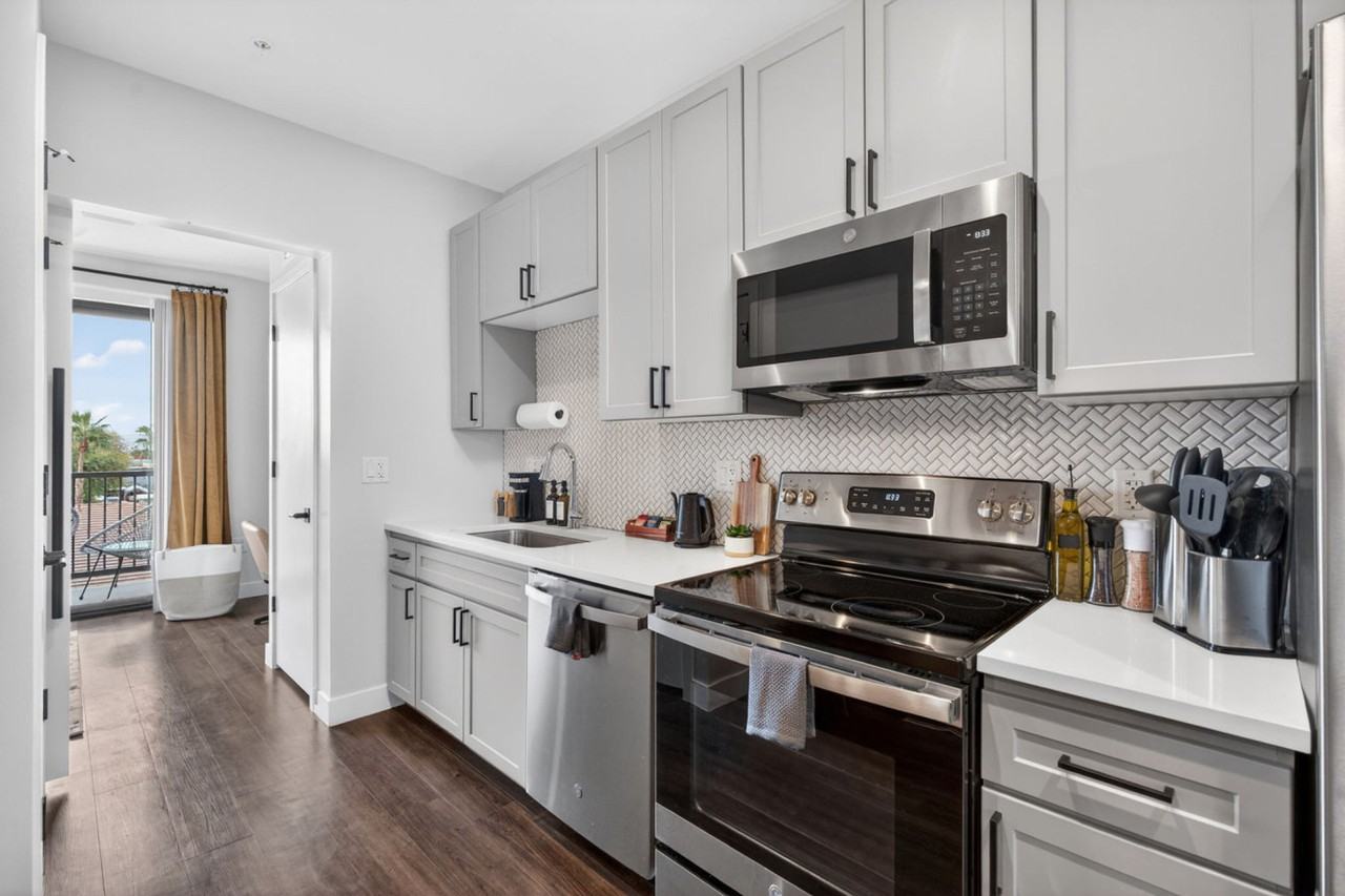 4225 N 32nd St #1468028P - Photo 4 of 29