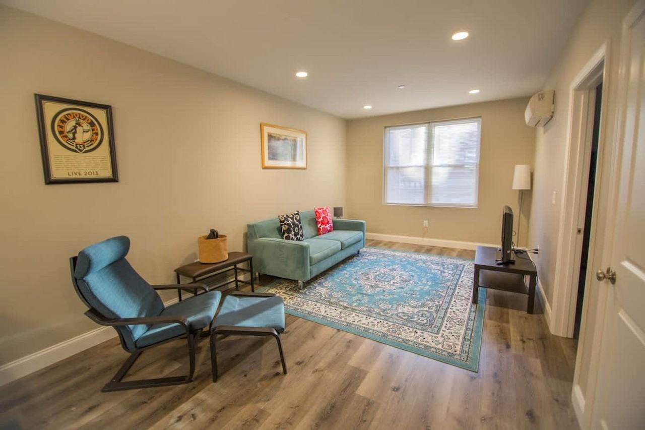 140 Pearl St #1470150P - Photo 3 of 19