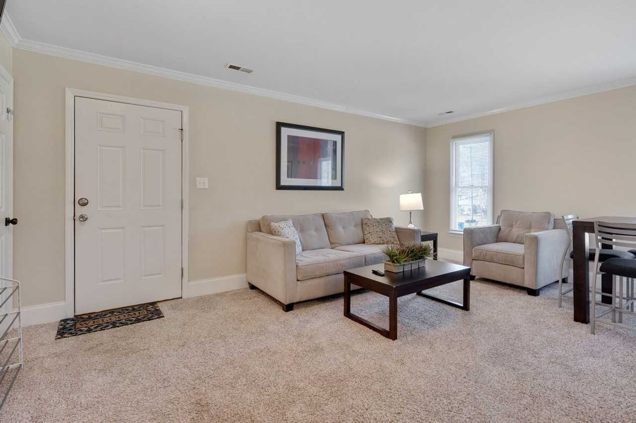 2128 S Roxboro St #1461462P - Photo 3 of 17