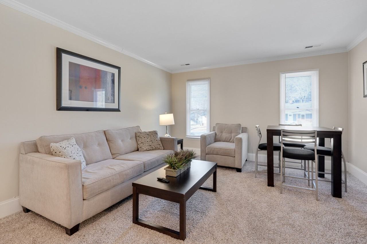 2128 S Roxboro St #1461462P - Photo 4 of 17