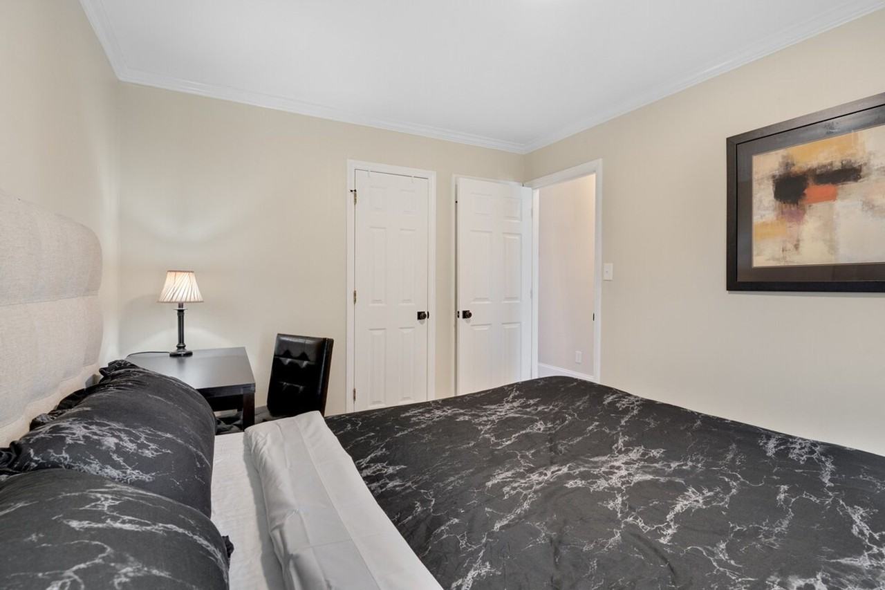 2128 S Roxboro St #1461462P - Photo 7 of 17