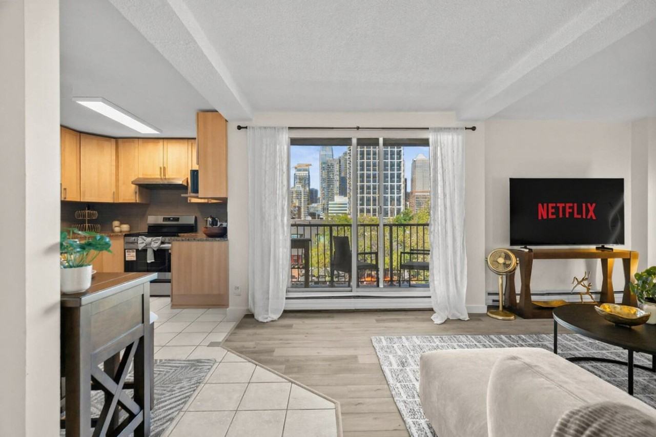 115 17 Ave Sw #1314554P - Photo 4 of 25