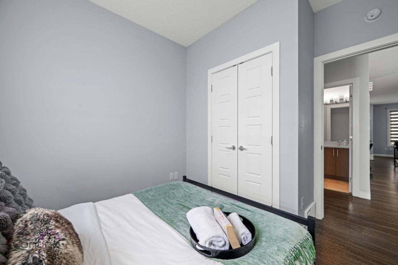 10749 92 St Nw #1471308P - Photo 5 of 50