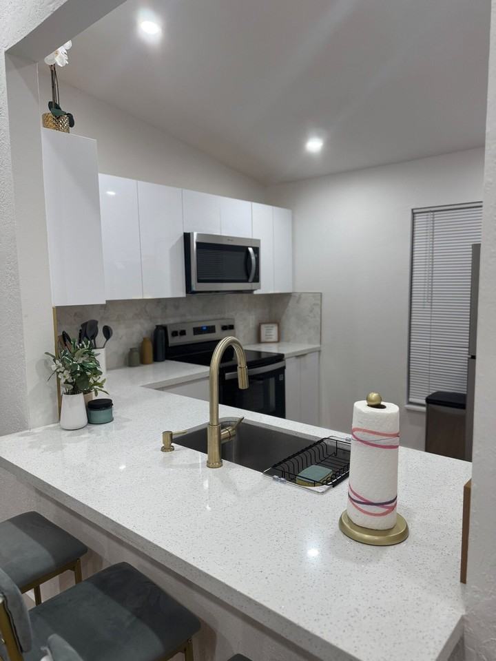 20423 Nw 29th Pl #1471918P - Photo 3 of 13