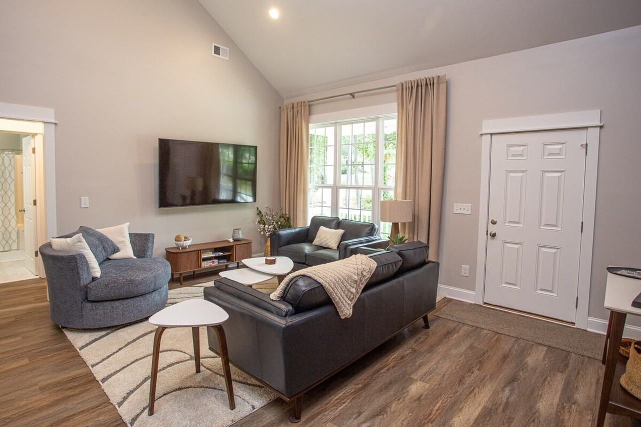 2202 Elkridge Dr #1473245P - Photo 5 of 24