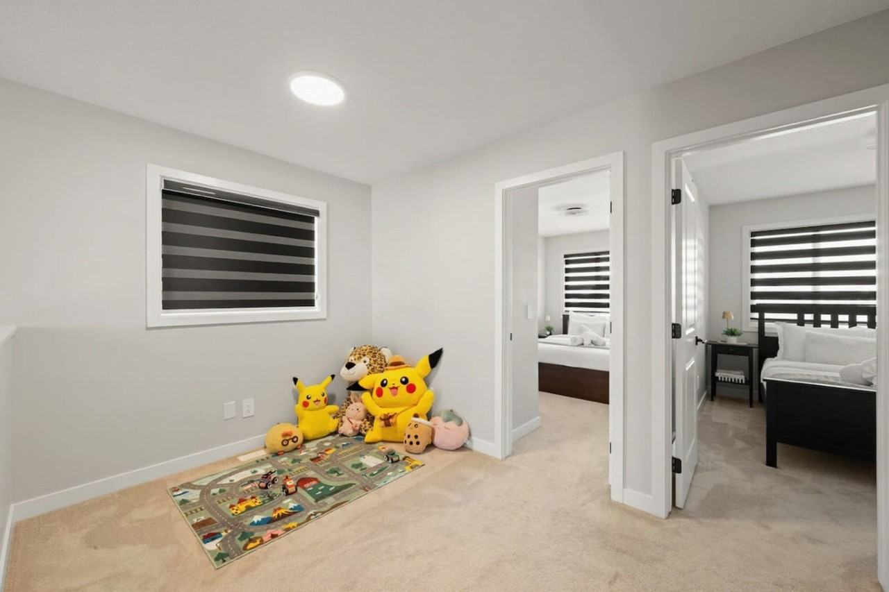 1352 Siskin Wynd Nw #1473253P - Photo 4 of 38