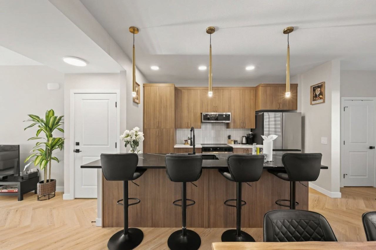 1352 Siskin Wynd Nw #1473253P - Photo 6 of 38