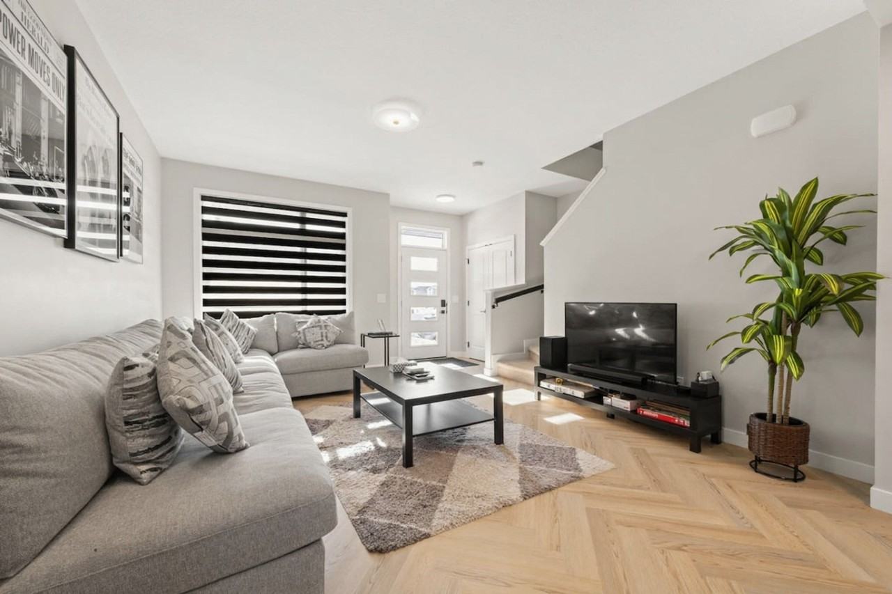 1352 Siskin Wynd Nw #1473253P - Photo 7 of 38