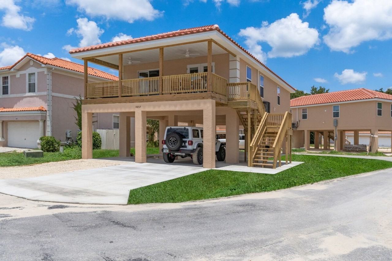 4857 S Amstel Dr #1472651P - Photo 4 of 32