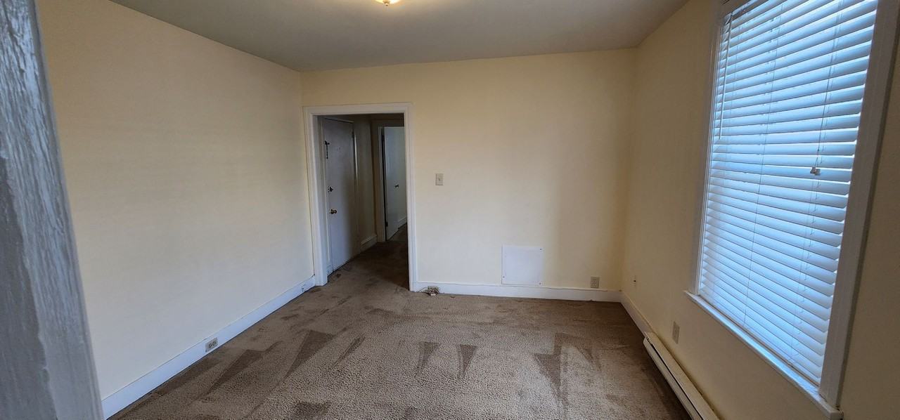 33 S York Rd - Photo 2 of 11
