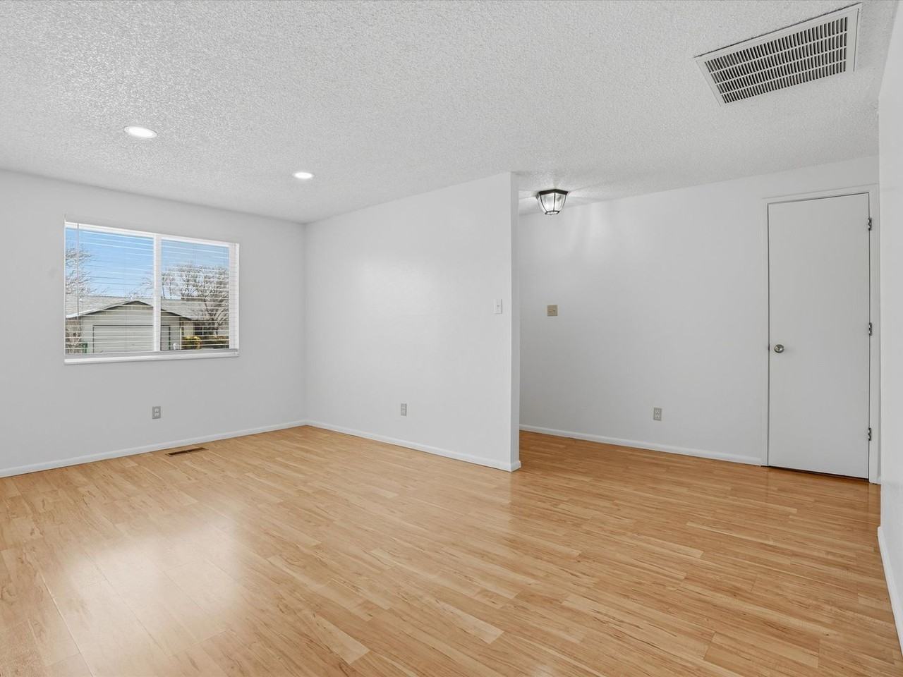 3139 Saltern Way - Photo 5 of 37