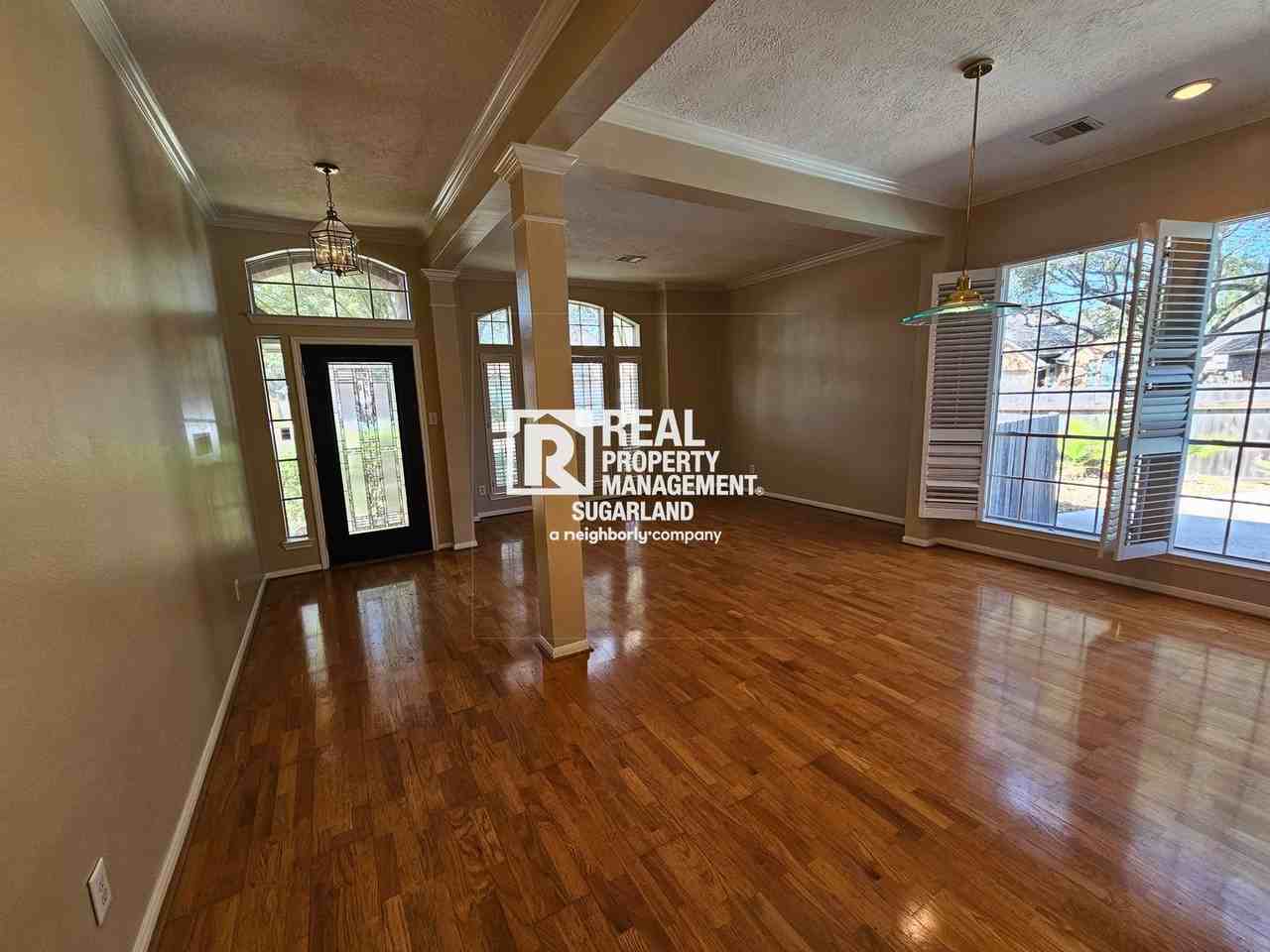 514 Avery Dr - Photo 2 of 13