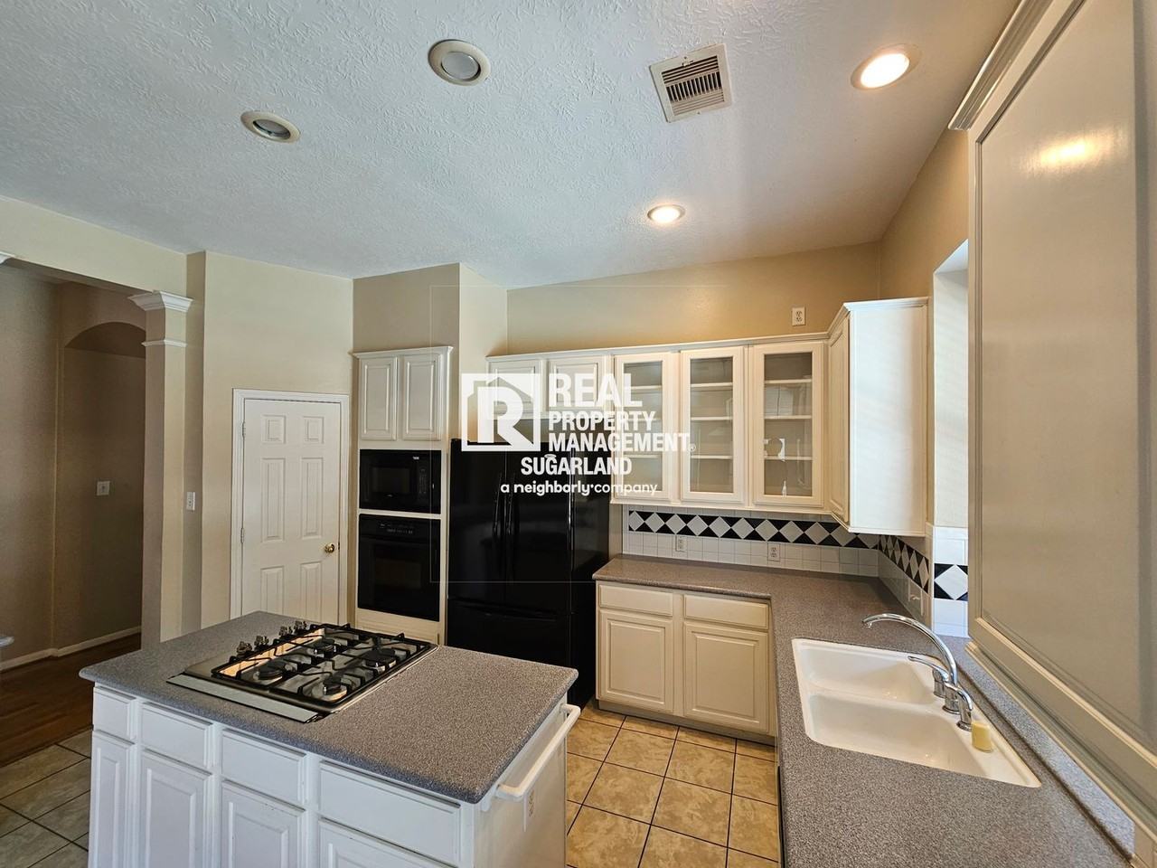 514 Avery Dr - Photo 5 of 13