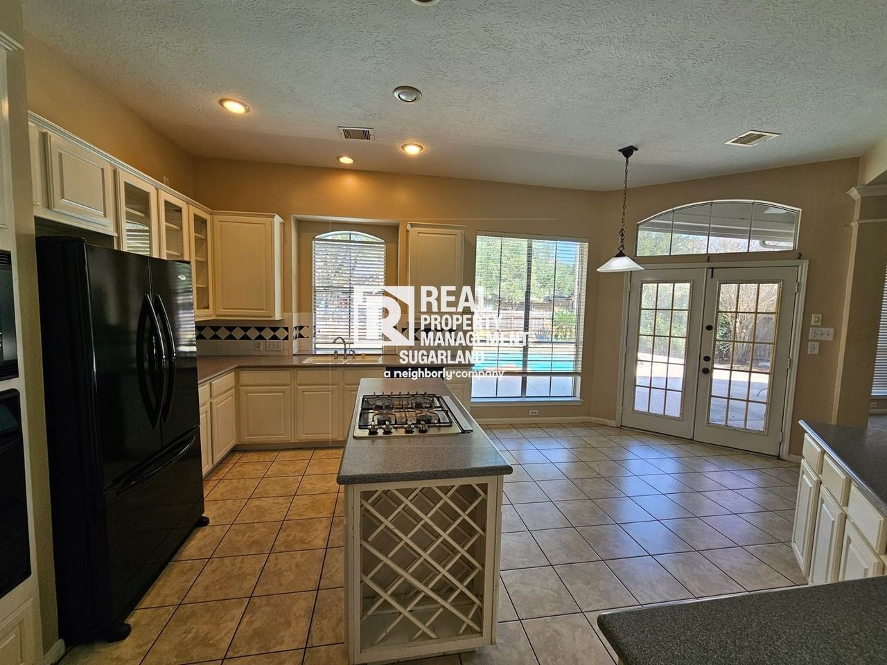 514 Avery Dr - Photo 6 of 13