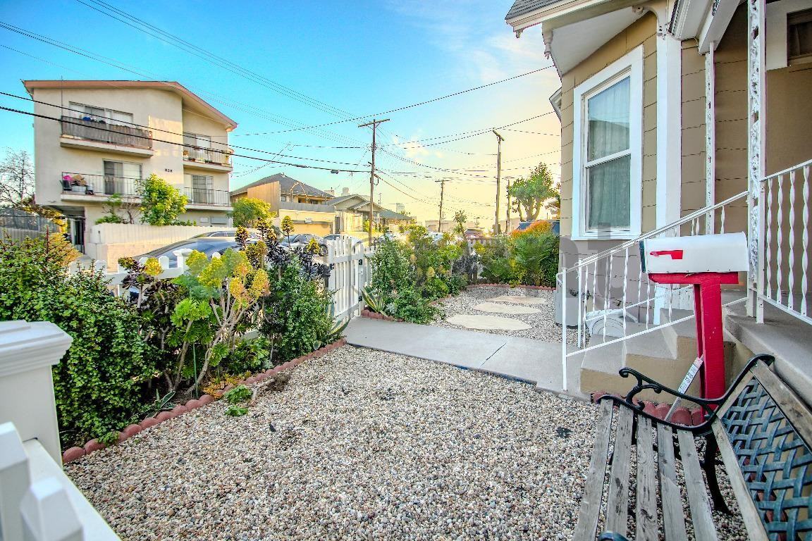 839 N Bunker Hill Ave - Photo 2 of 40