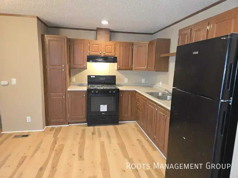 2452 Beverly Blvd - Photo 4 of 10