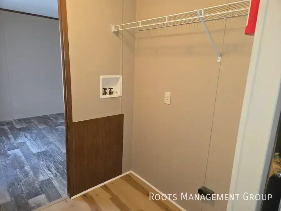 2452 Beverly Blvd - Photo 5 of 10