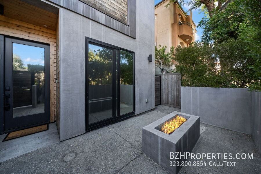 4429 Tujunga Ave - Photo 3 of 39