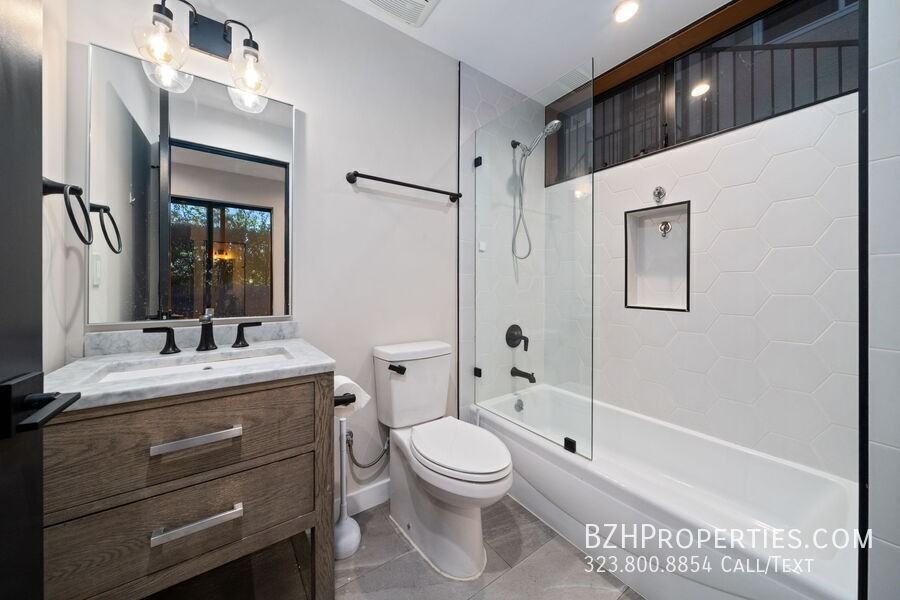 4429 Tujunga Ave - Photo 7 of 39