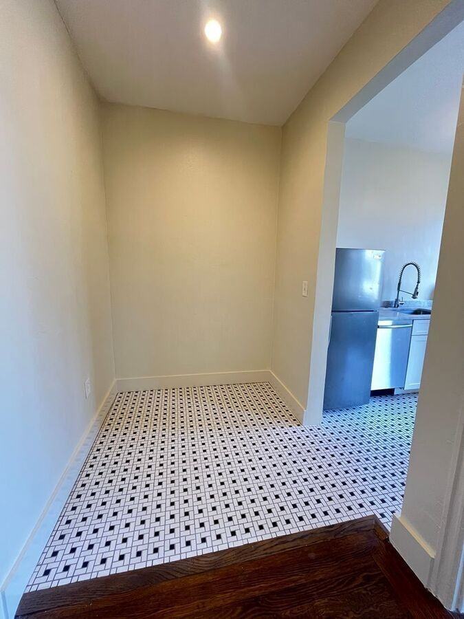 465 Bellevue Ave #02 - Photo 7 of 17