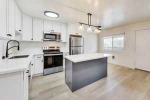 featured image of 698 N Santa Cruz Ave #15