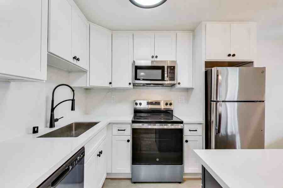 698 N Santa Cruz Ave #15 - Photo 3 of 24