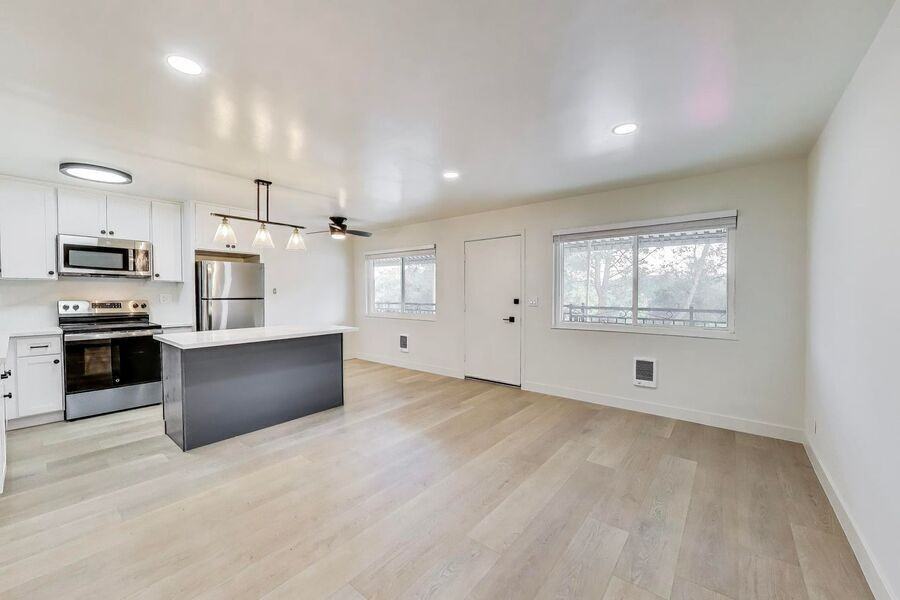 698 N Santa Cruz Ave #15 - Photo 4 of 24