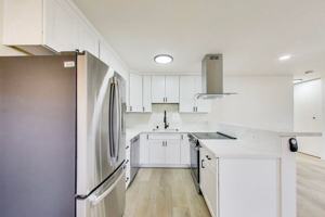 featured image of 698 N Santa Cruz Ave #19